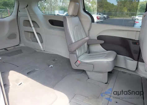 2018 Chrysler Pacifica Touring L from USA, damaged, VIN 2C4RC1BG5JR103372